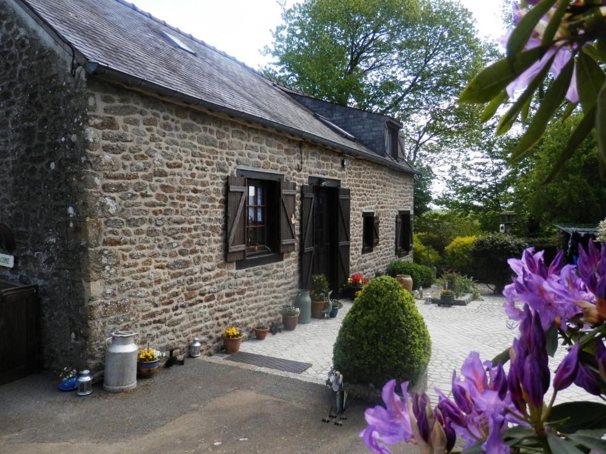 La Petite Cretouffiere - Naturiste Accommodation - Adult Only Colombiers-du-Plessis Eksteriør billede